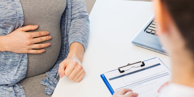 É preciso fazer exame de sangue na gravidez?