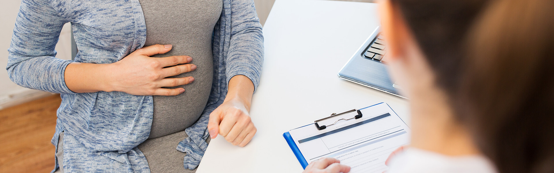 É preciso fazer exame de sangue na gravidez?